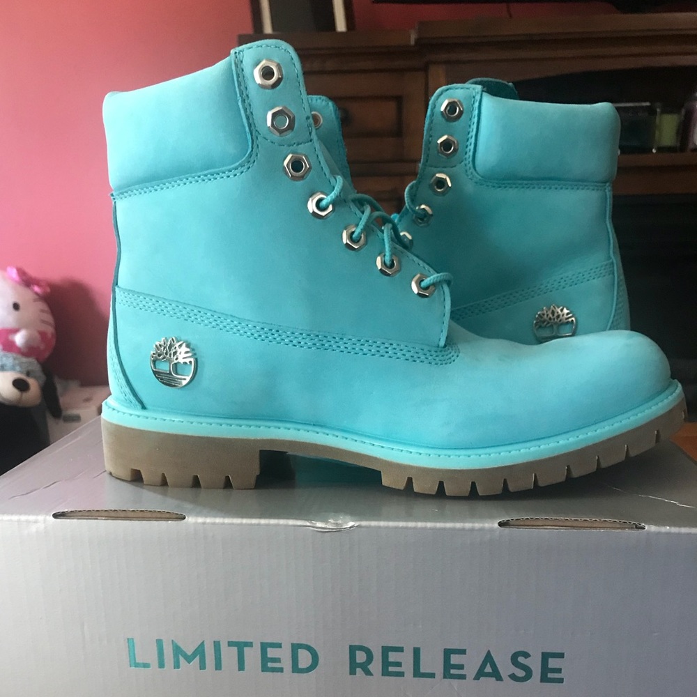 LIMITED EDITION Ice Blue Timbs